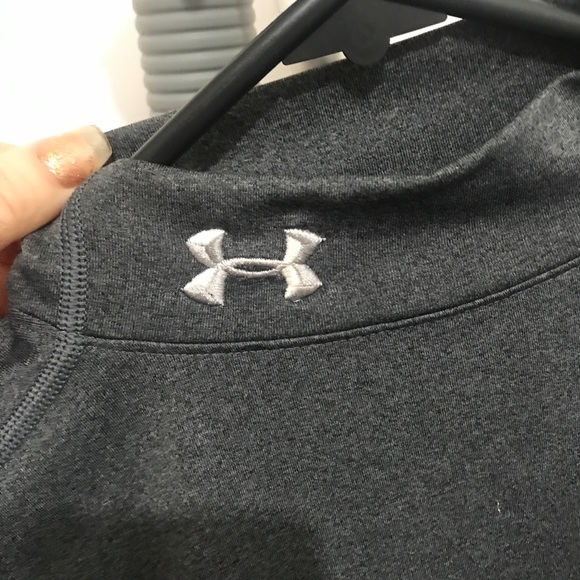 Under armour women’s workout top cold gear - Picture 3 of 6